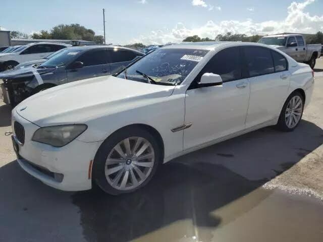 BMW 750i