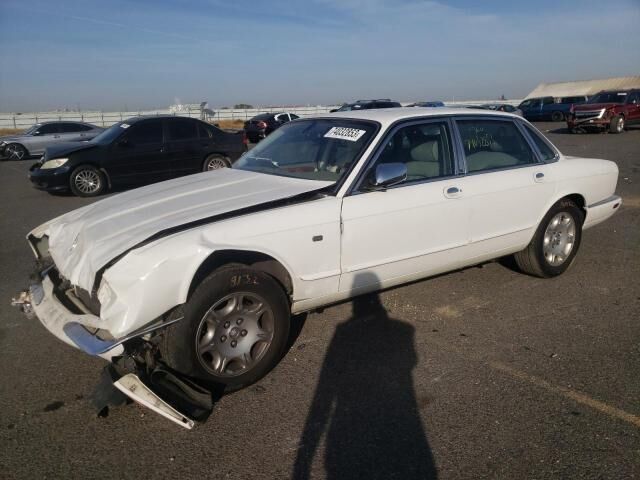 Jaguar XJ8