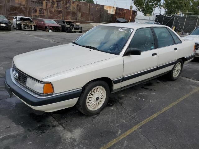 Audi 200