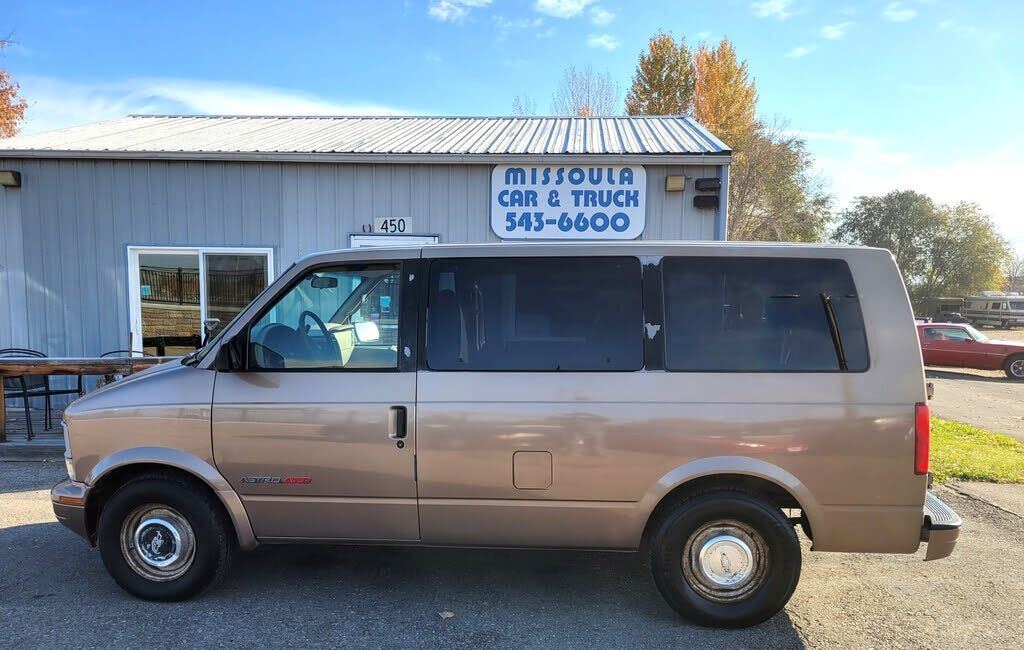 Chevrolet Astro Van