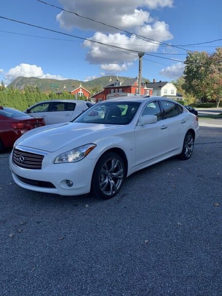 Infiniti Q70