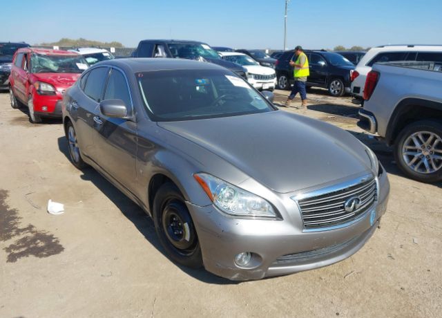 Infiniti Q70