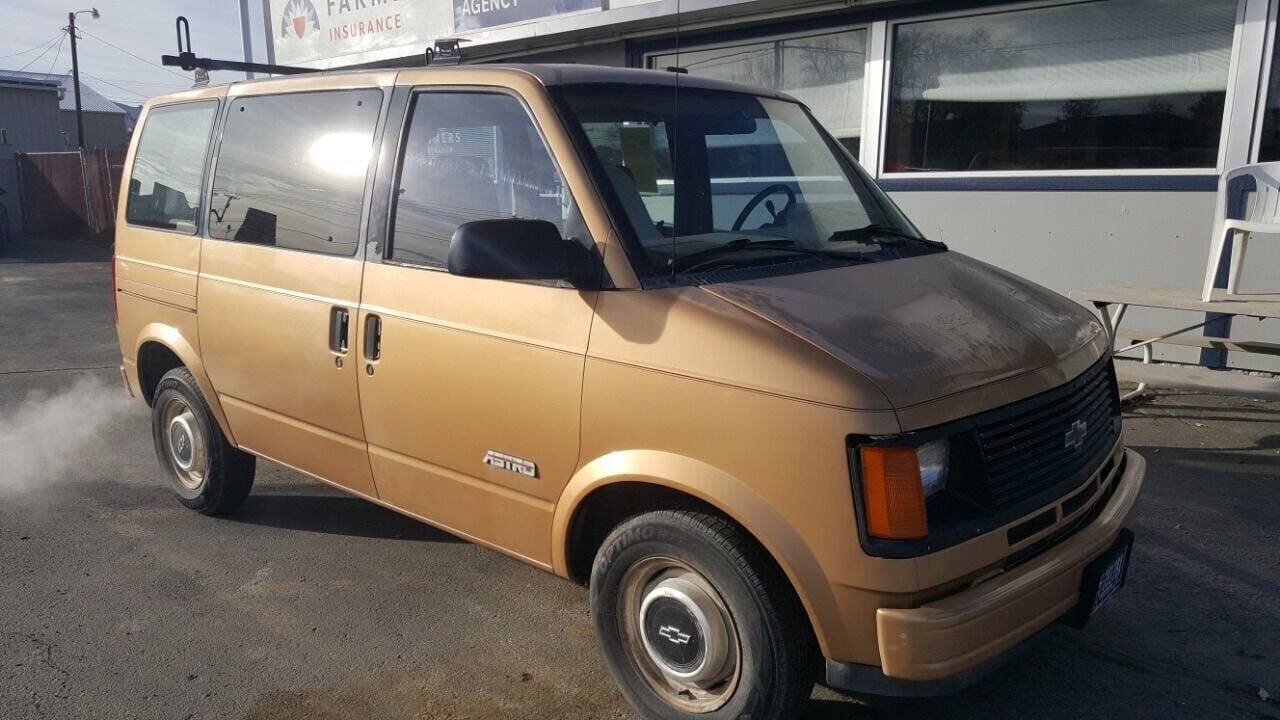 Chevrolet Astro Van