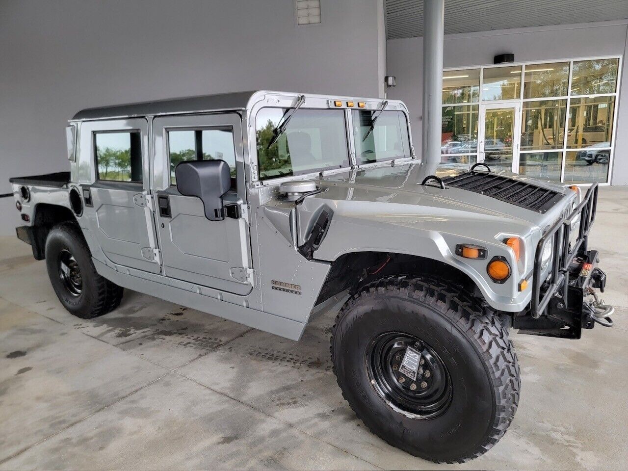 HUMMER H1