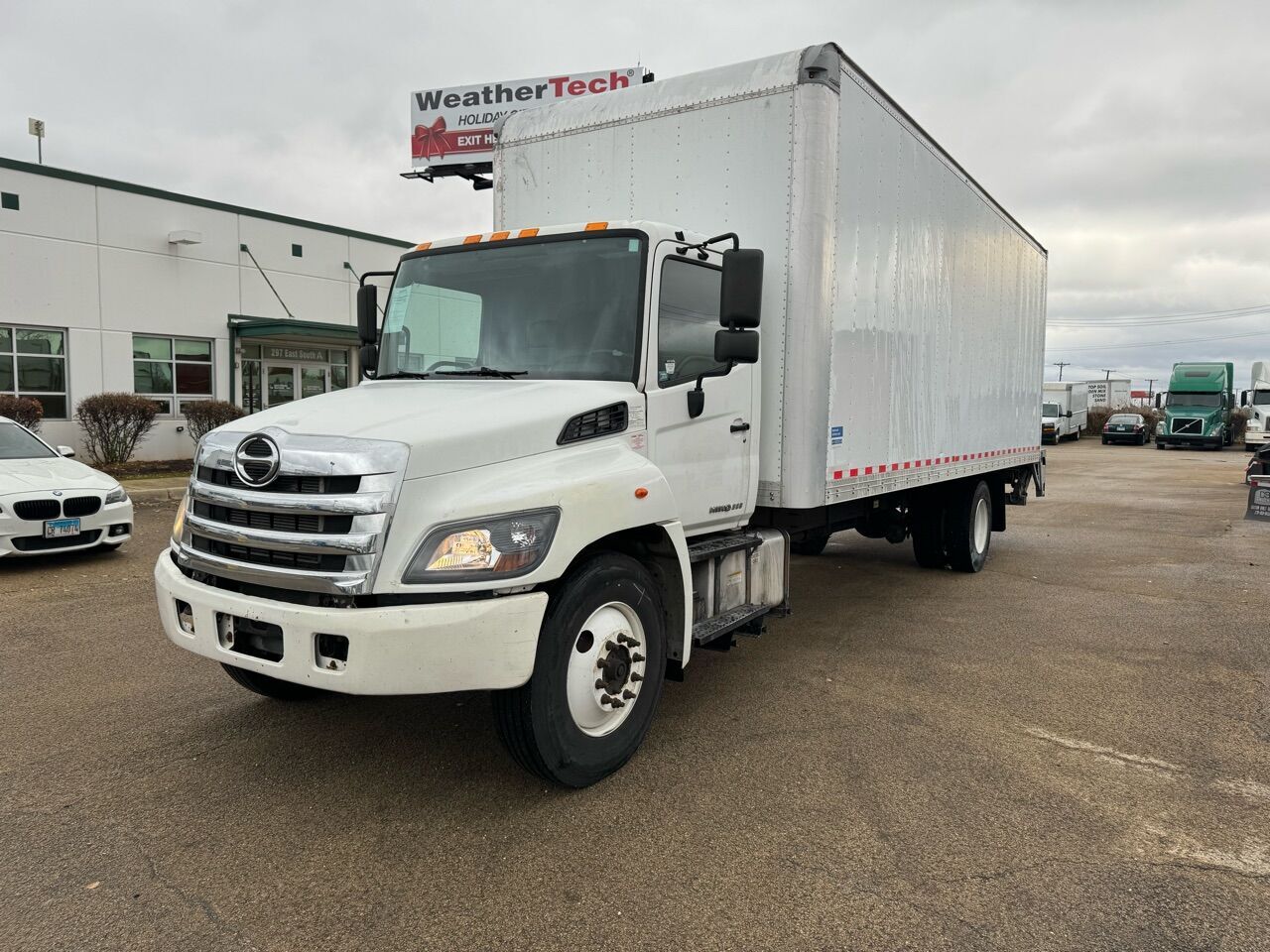 2017 HINO Conventional Type Truck