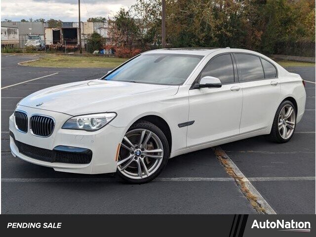 BMW 740i