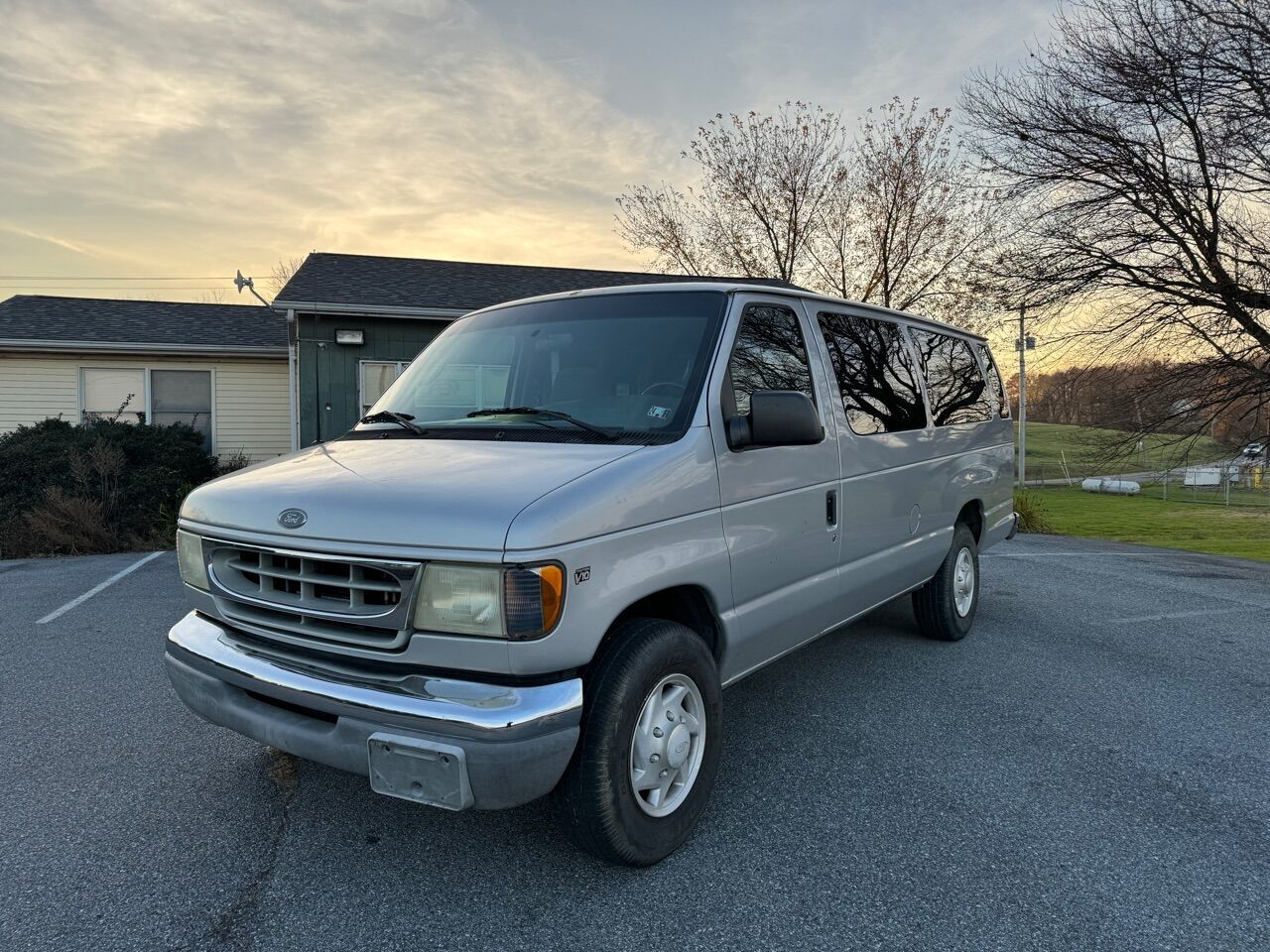 2002 FORD E-350