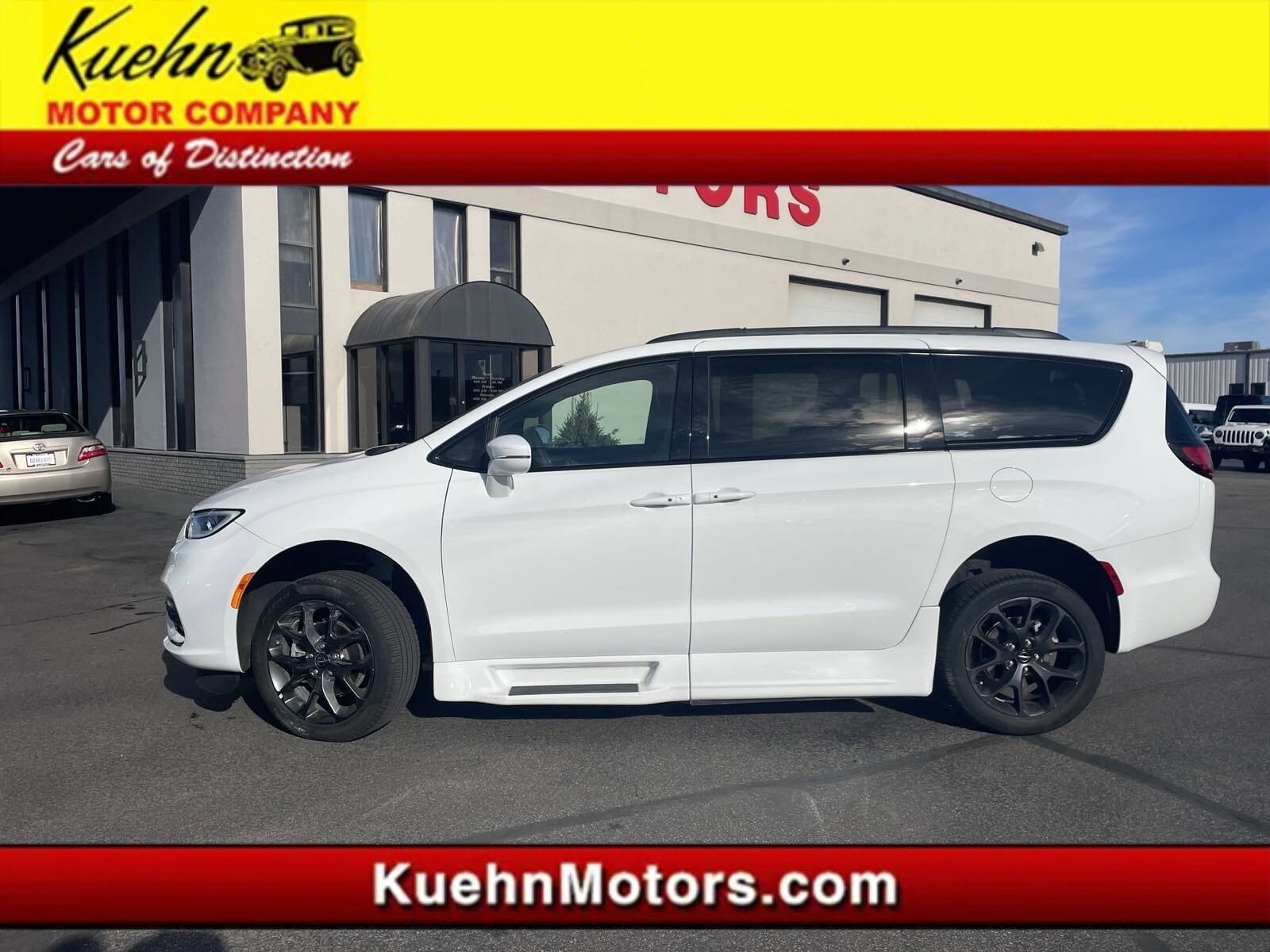 2022 CHRYSLER Pacifica