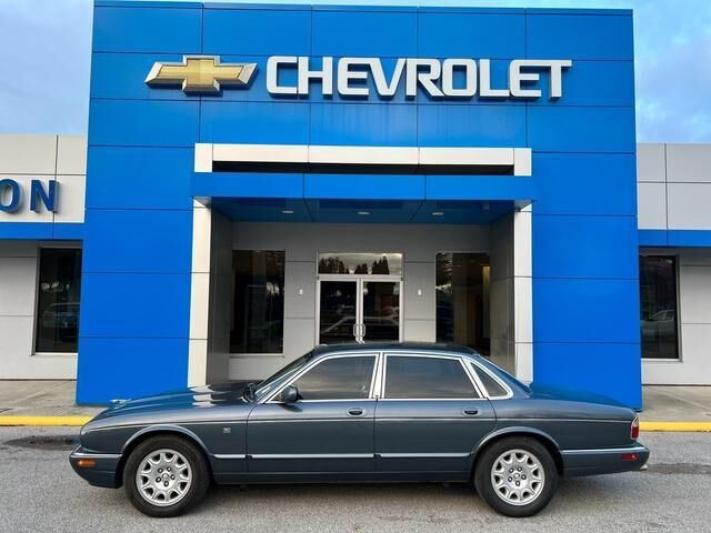 Jaguar XJ8