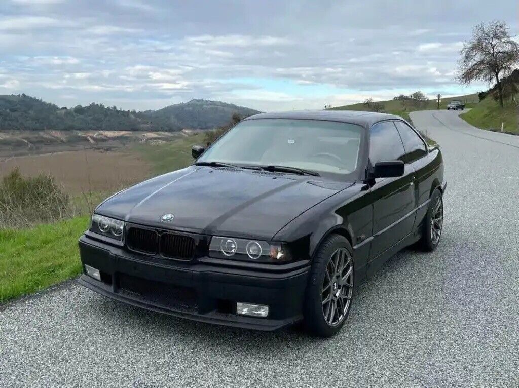BMW 325iS