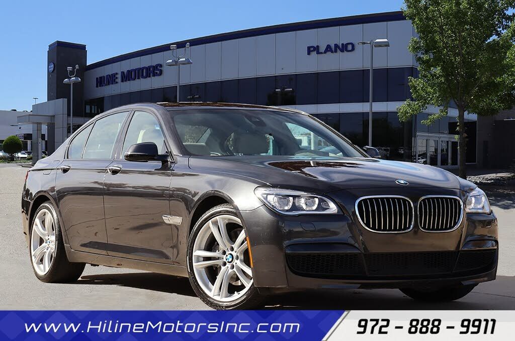 BMW 740i