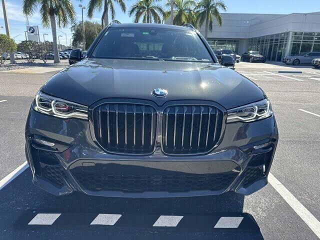 2022 BMW X7