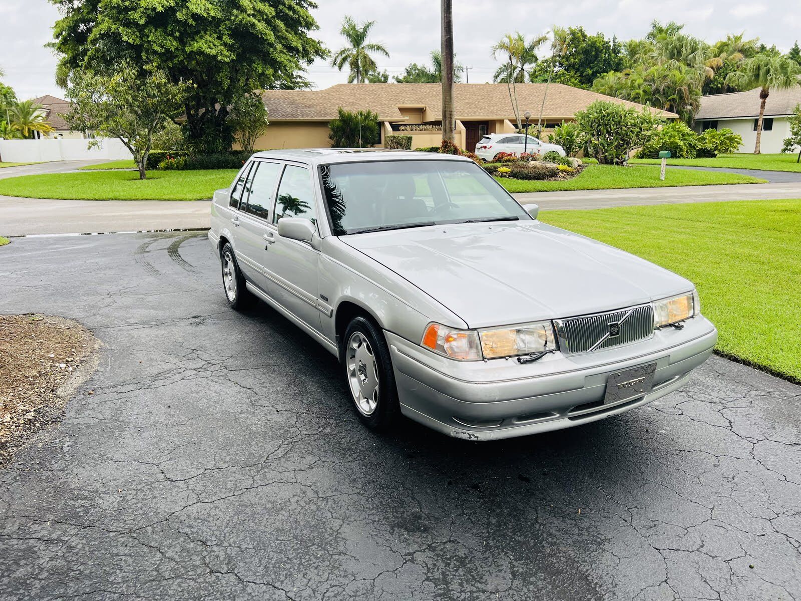 Volvo S90