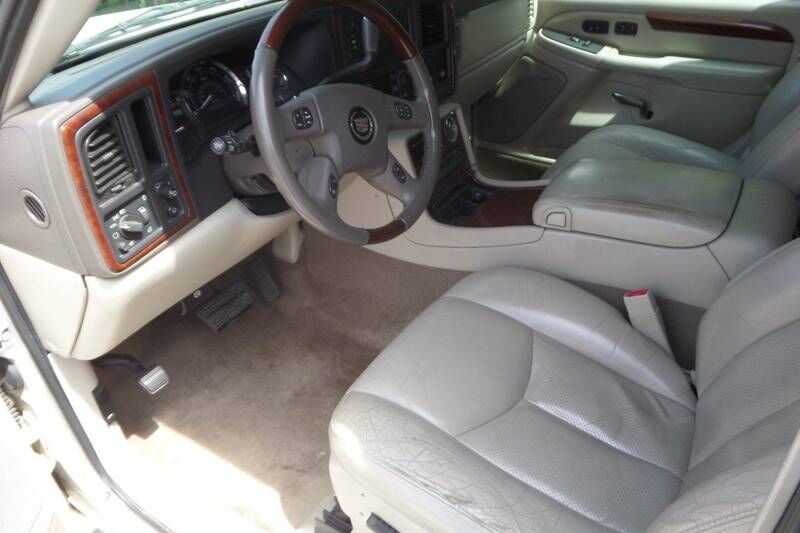 2005 CADILLAC Escalade