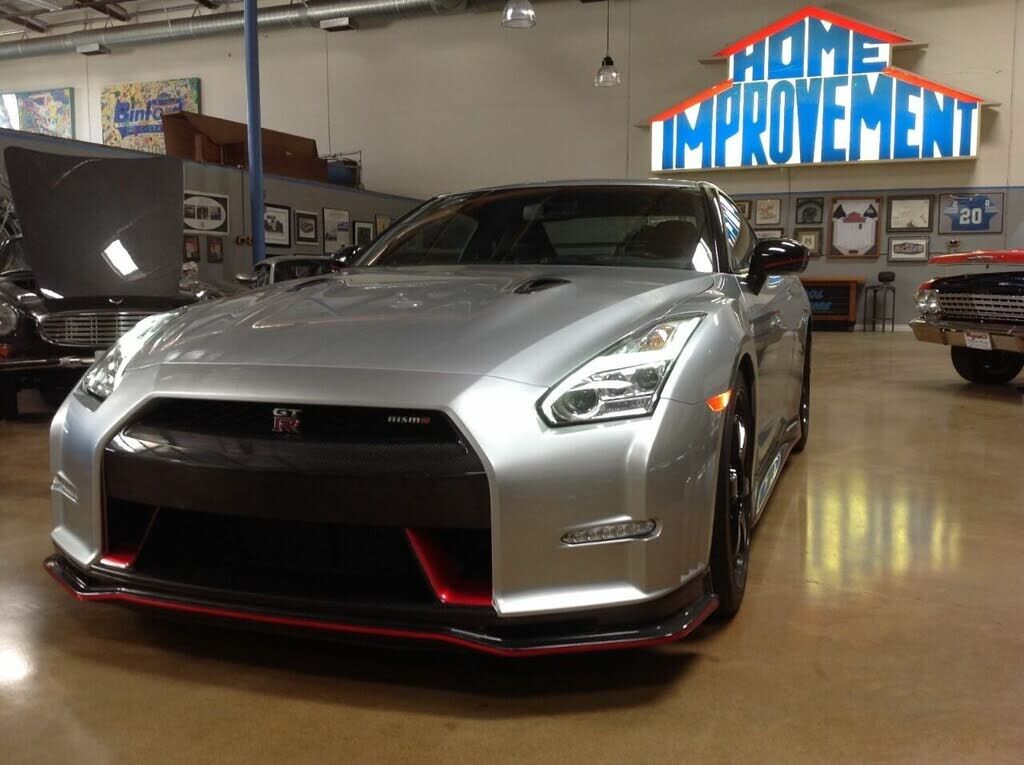 Nissan GT-R