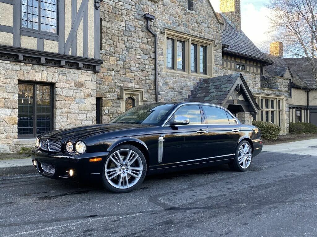 Jaguar XJ