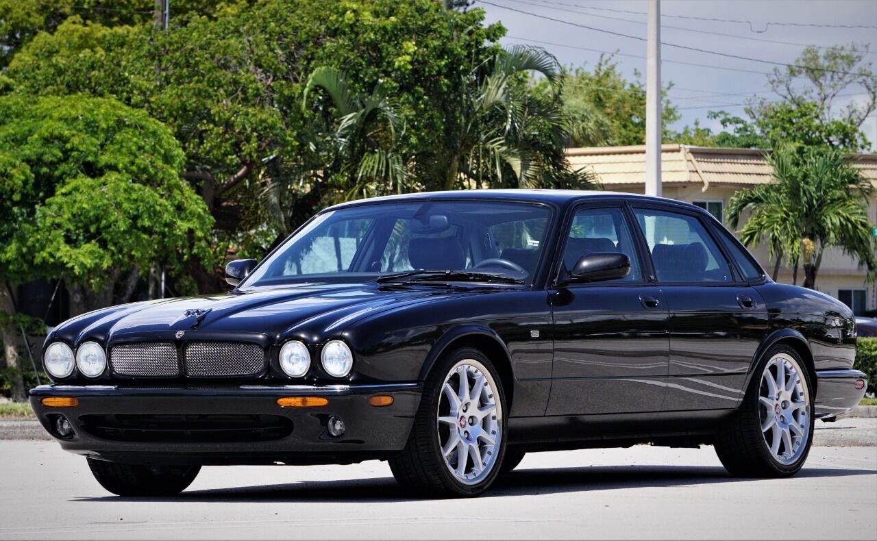 Jaguar XJR