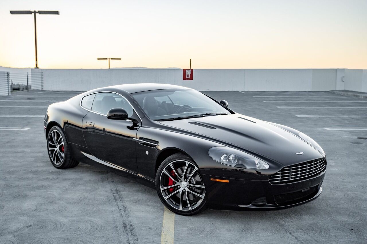 Aston Martin DB9