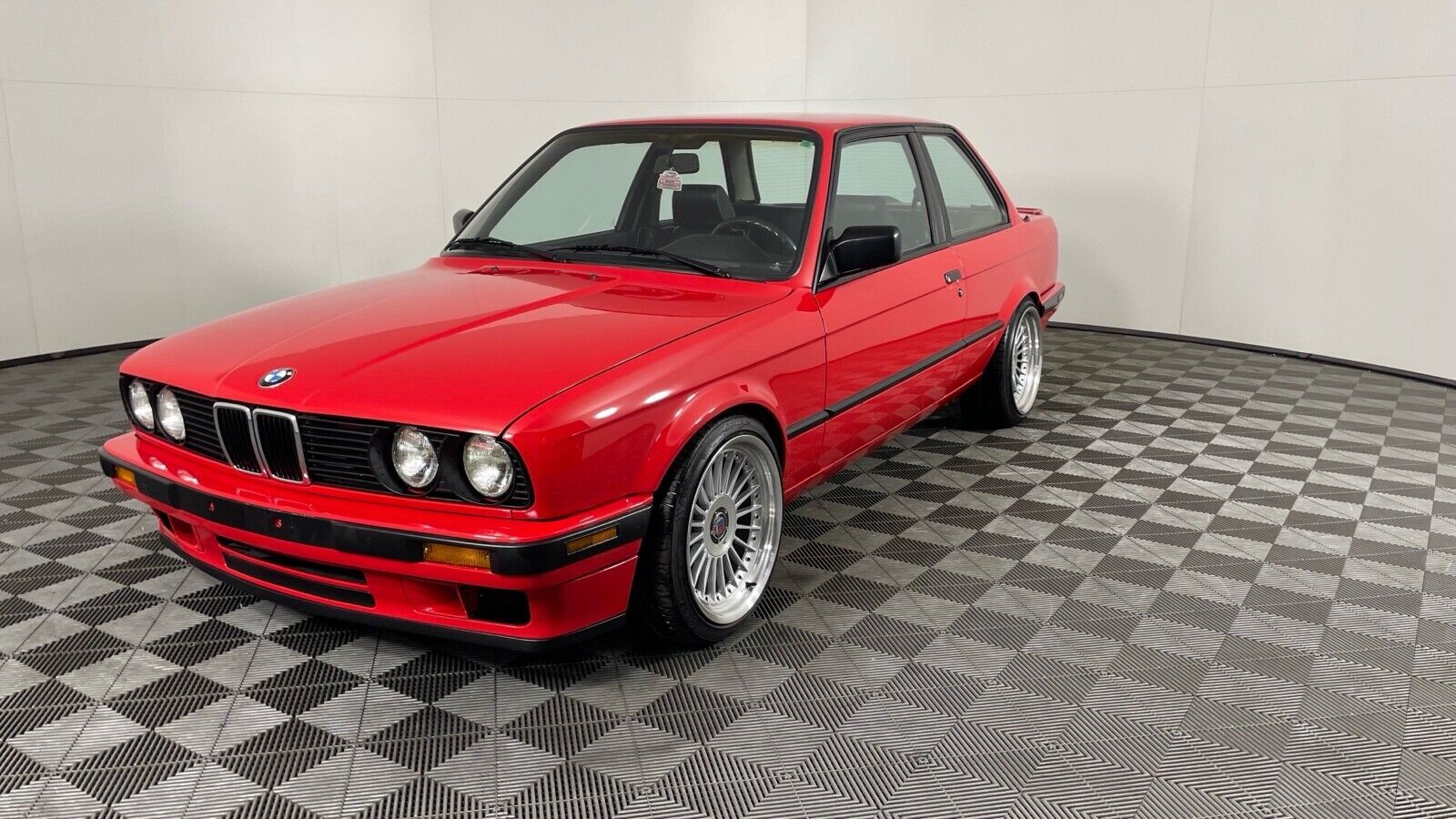 BMW 318iS