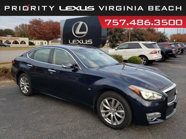 Infiniti Q70