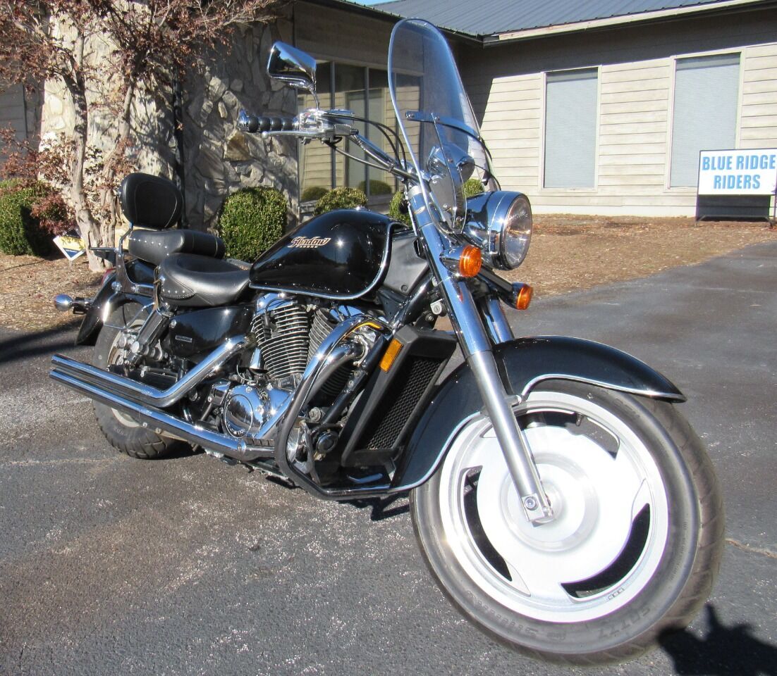 Honda VT1100C2 (SHADOW SABRE)