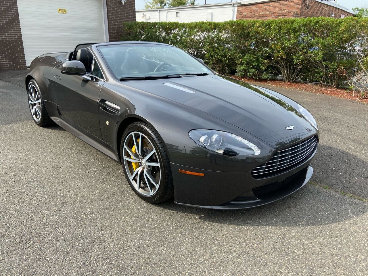 2012 ASTON MARTIN V8 Vantage