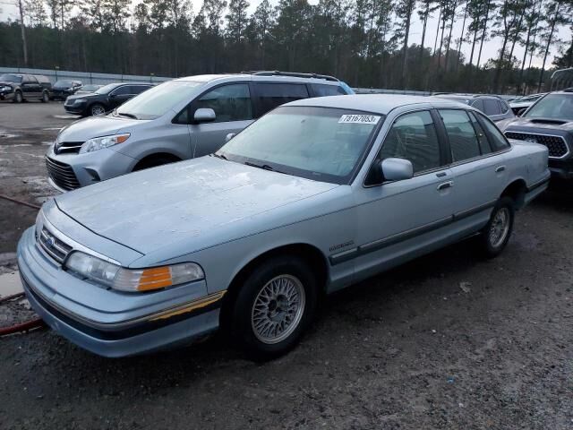 Ford Crown Victoria