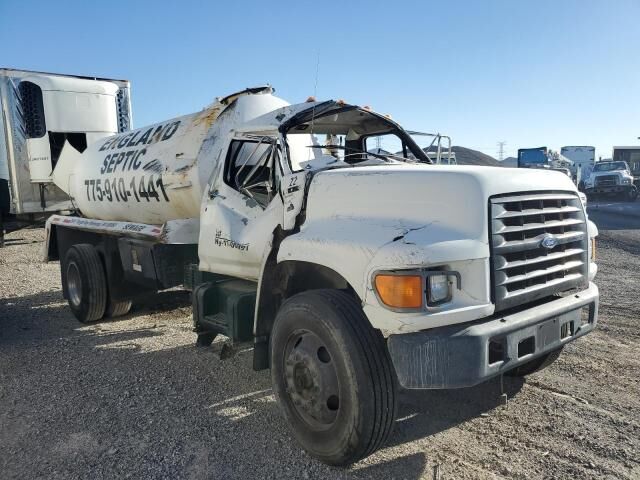 Ford F-800