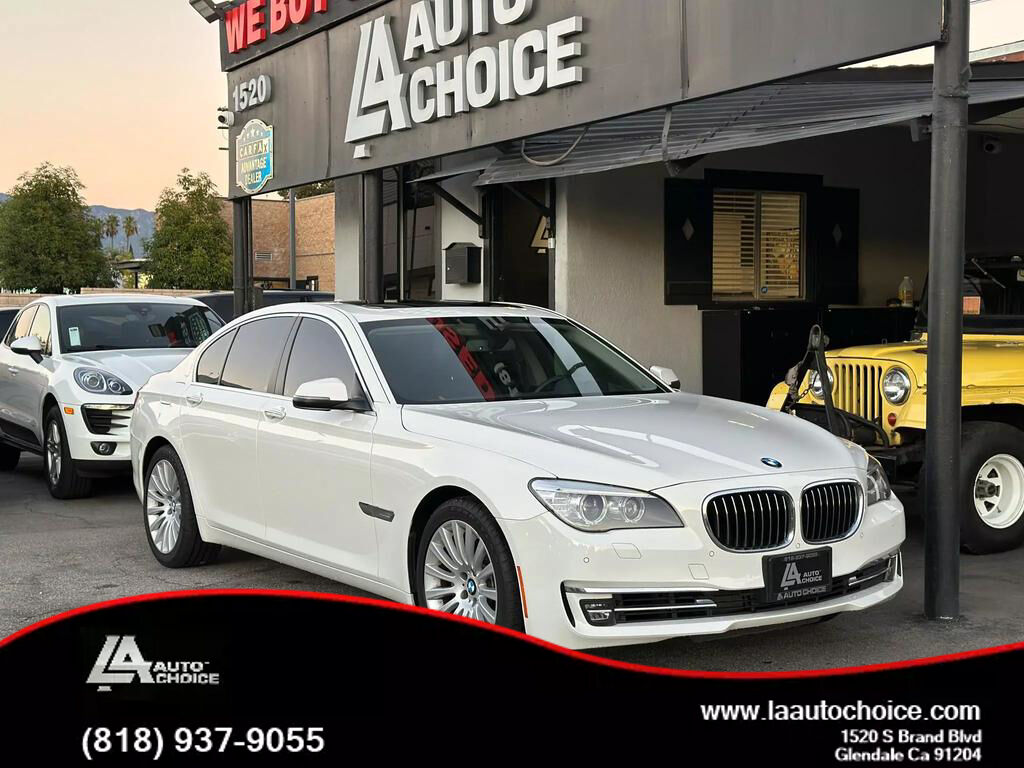 BMW 740i