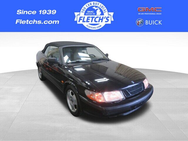 Saab 900