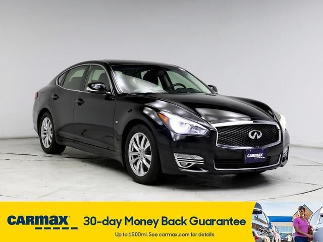 Infiniti Q70