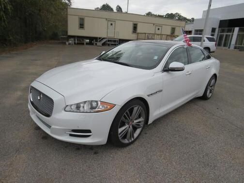 Jaguar XJ