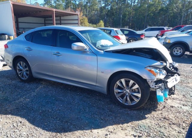 Infiniti Q70