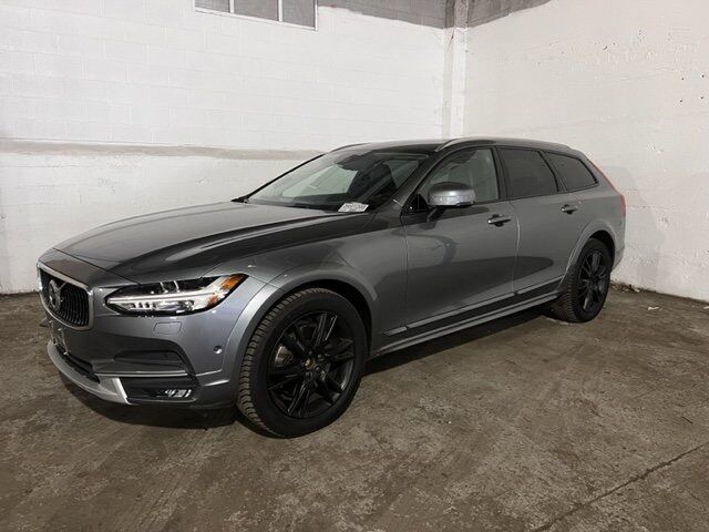 Volvo V90CC