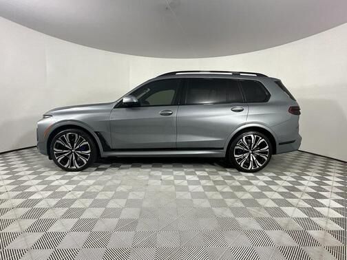 2023 BMW X7