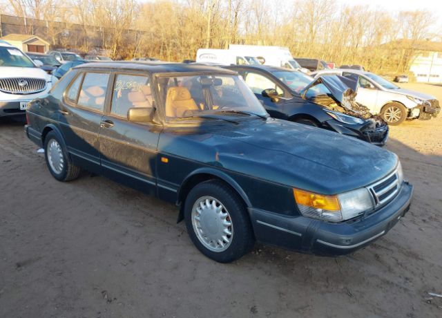 Saab 900