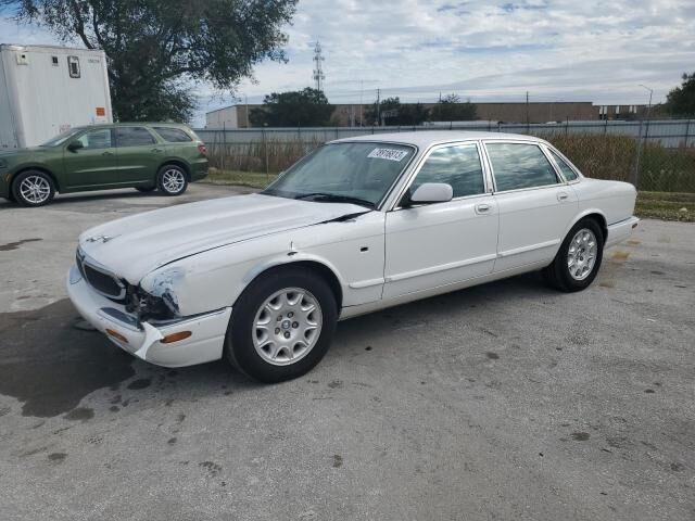 Jaguar XJ8