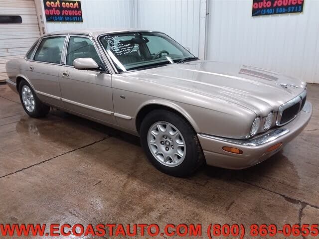 Jaguar XJ