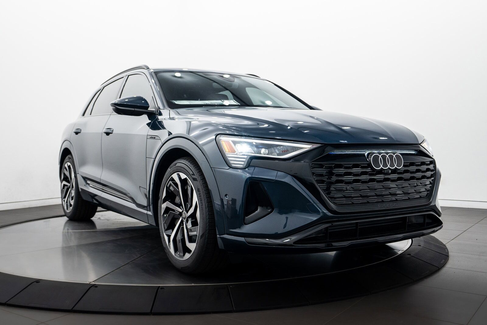 2024 Audi Q8