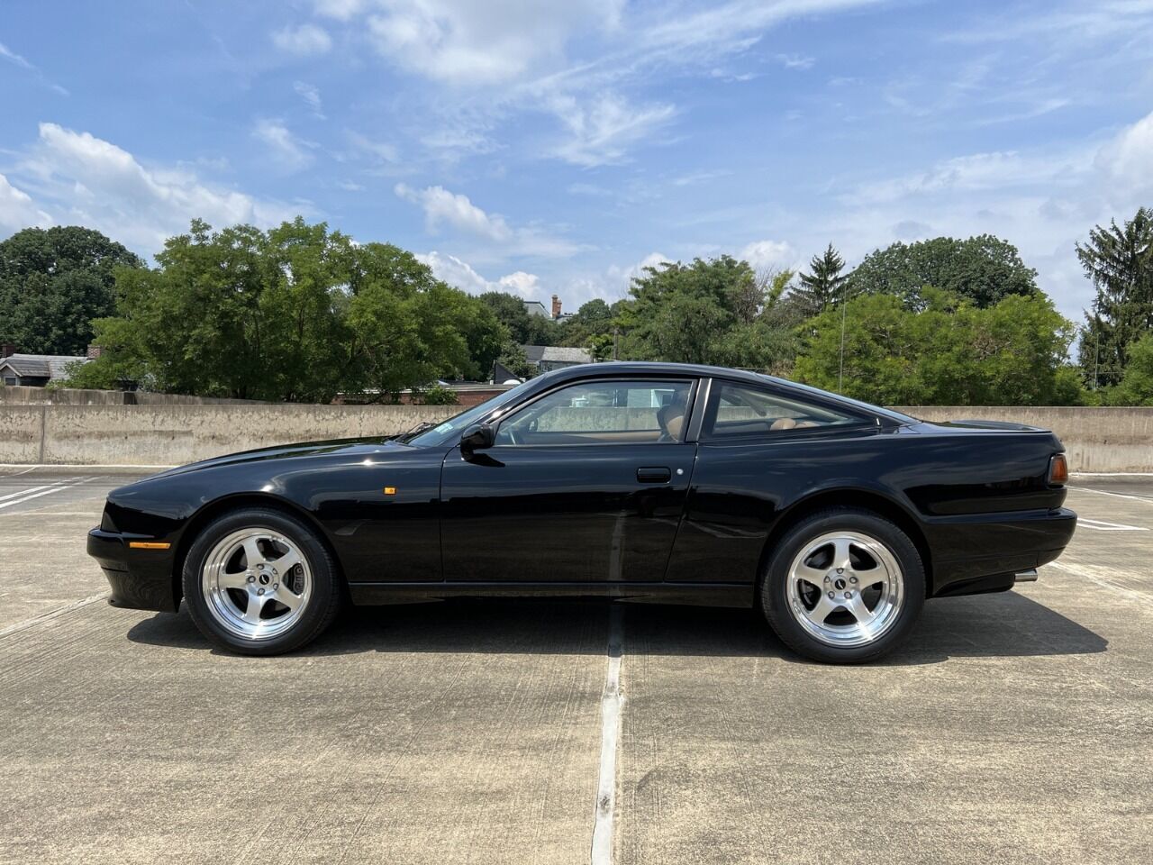 Aston Martin Virage