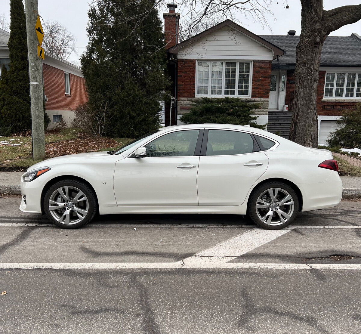 Infiniti Q70