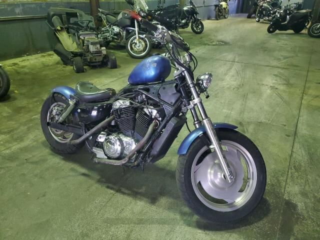 Honda VT1100C2 (SHADOW SABRE)