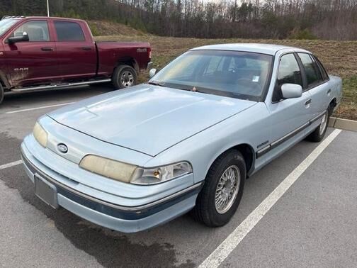 Ford Crown Victoria