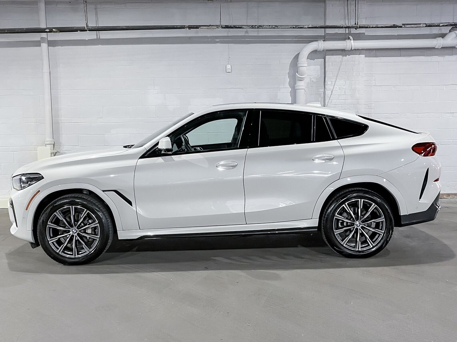 2022 BMW X6