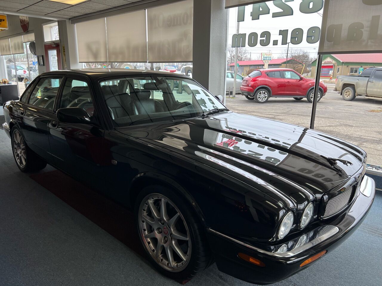 Jaguar XJR