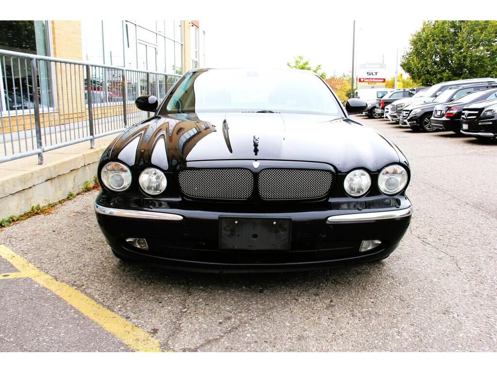 Jaguar XJR