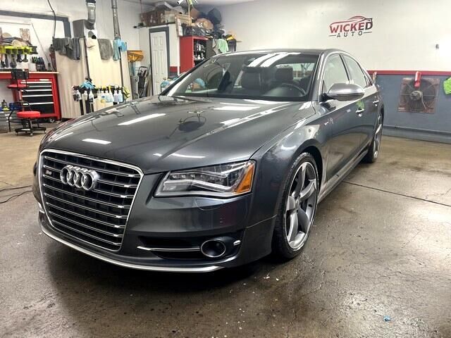 Audi S8