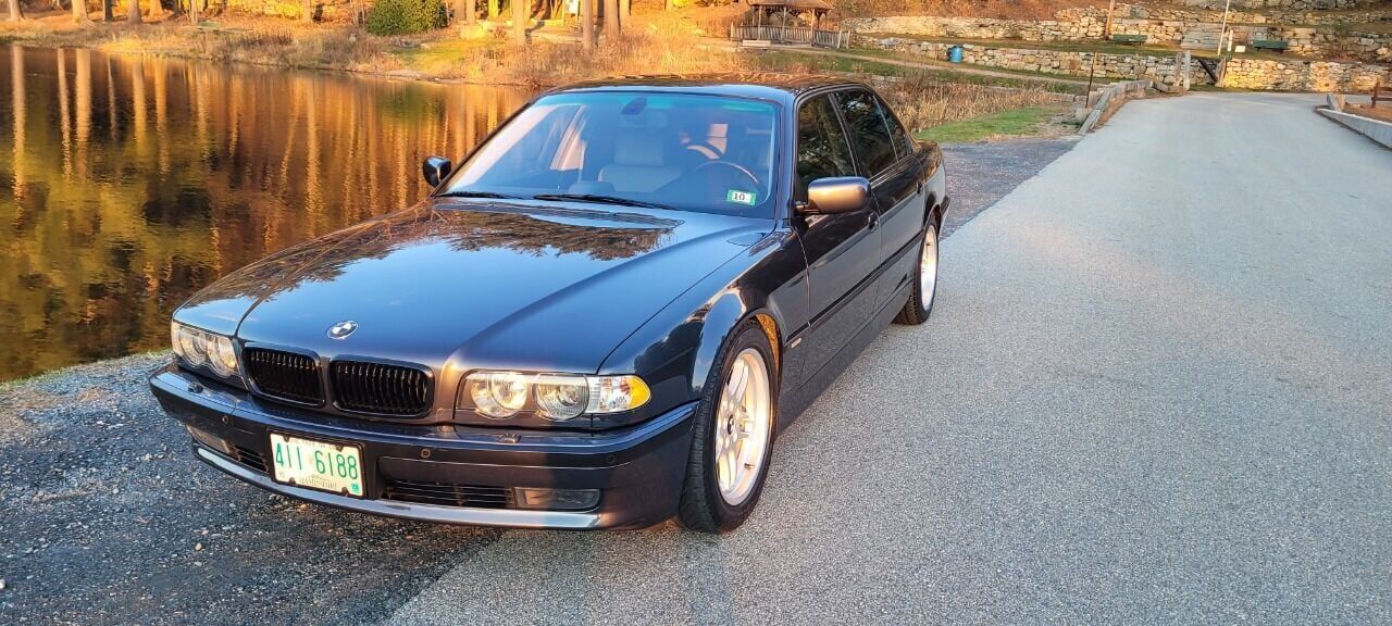 BMW 750i