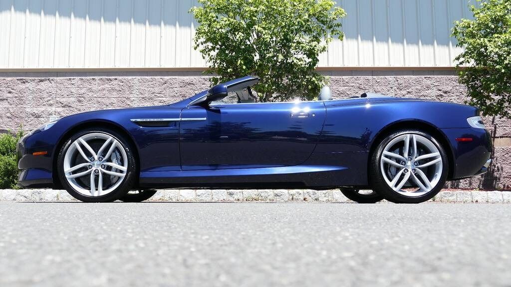 Aston Martin DB9