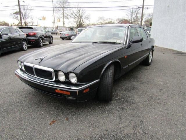 Jaguar XJ6